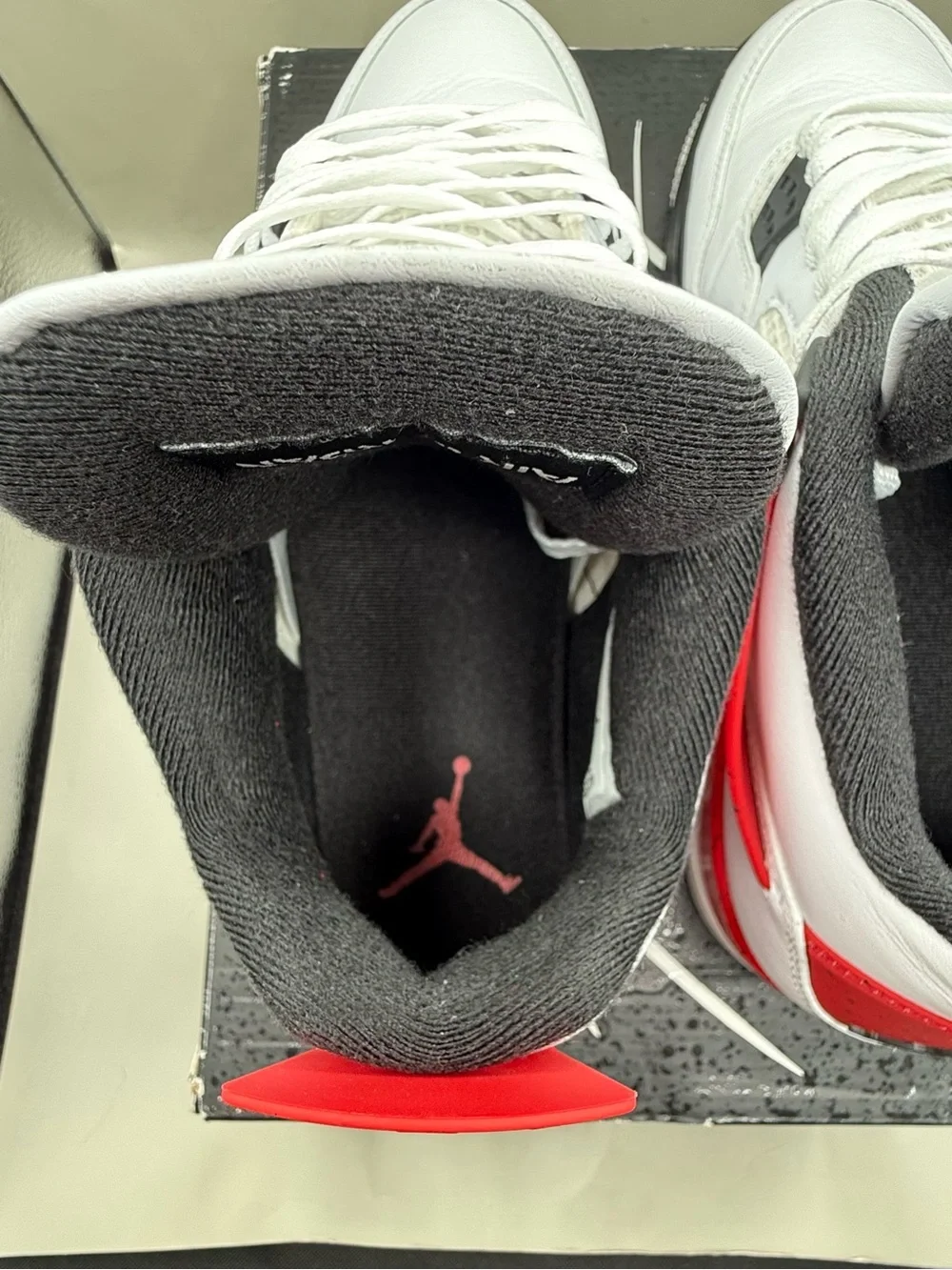 Authentic 2023 Jordan 4 Retro Mid Red Cement Men Size 9.5 Very Clean